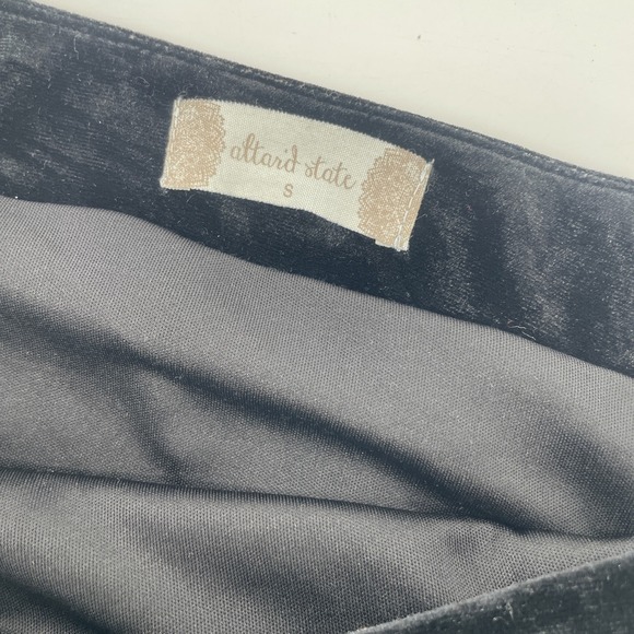 Altar'd State Skirt Womens Small Black Velvet Scalloped Hem Mini Cocktail - Picture 5 of 8